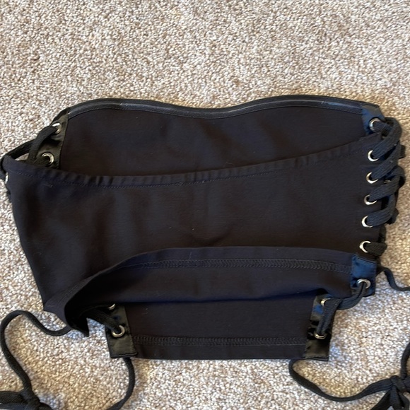 Princess Polly Black Lace Up Strapless Slim Fitting Tube Top Sz 6 - Picture 6 of 8